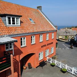 Hotel Gudhjem: Gudhjem şehrinde bir otel
