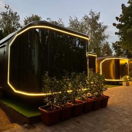 Kasai House - Modern Capsule Homes near Mall Moldova, hotel en Iaşi