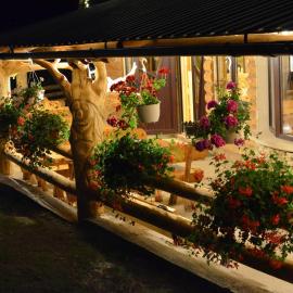 Taverna Ceahlau,位于杜劳的酒店