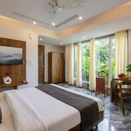 Hotel Aroha Luxe Sector 49 Near Spectrum Mall Noida