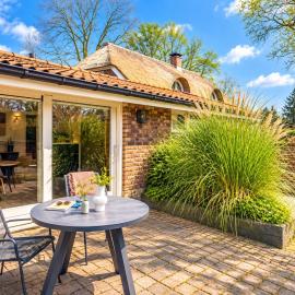 Vanjewelste Tiny House in het groen bij Enschede, khách sạn ở Enschede