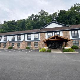 Alpine Lodge, hotel a Vernon Township