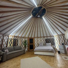 Premium Yurt in a Kobayat Pine Forest, hotel in Qoubaiyat