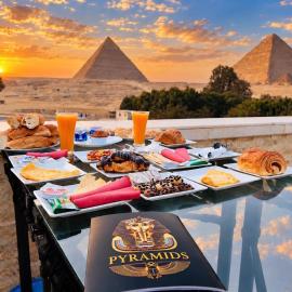 Meliâ Plaza Pyramids View