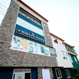 chikays plaza, hotel v destinácii Trofwi