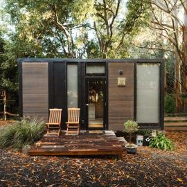 Pekapeka Tiny House by Tiny Away, hotel di Owaka