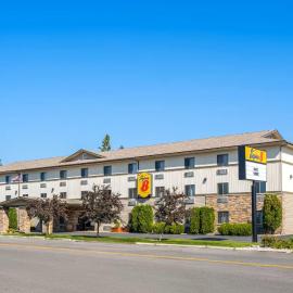Super 8 by Wyndham Kalispell Glacier National Park, hotelli kohteessa Kalispell