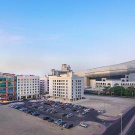 Hilton Garden Inn Dubai, Mall Avenue, отель в Дубае