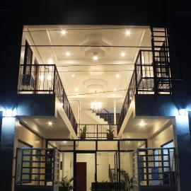 Luna Oslob Travellers Inn, hotel u gradu Oslob