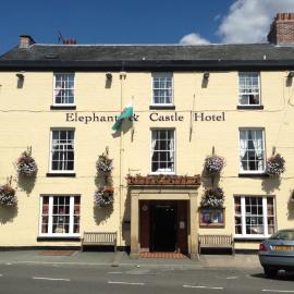 The Elephant & Castle Hotel, hotel v destinácii Newtown