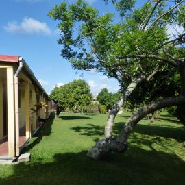 Airport Hotel, hotel i Ducos