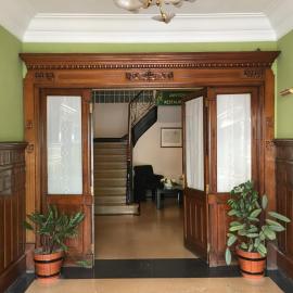 Hotel Valle de Ayala, готель у місті Лаудіо