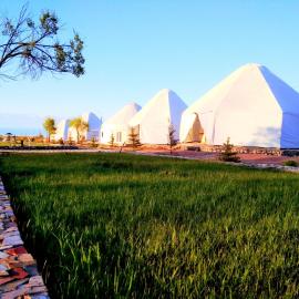 Yurt camp Meiman Ordo, מלון בBokonbayevo