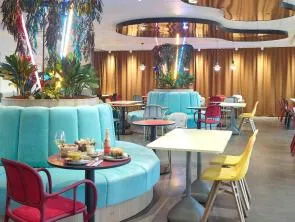Pet-Friendly Hotels in Paris — Compare & Book Accommodations (B&B HOTEL Paris 17 Batignolles)