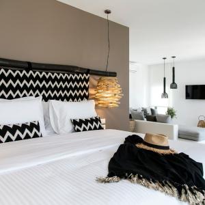 One-Bedroom Suite with Private plunge Pool