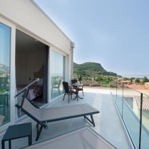 Suite with Lake View