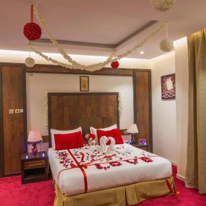 Deluxe Suite with Spa Bath