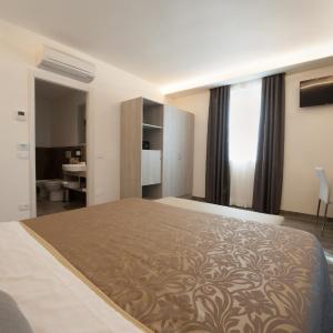 Superior Double Room with Balcony