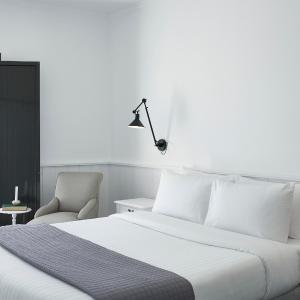 Deluxe Double Room - Akrotiri Tower
