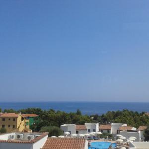 One-Bedroom Apartment with Sea View