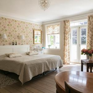 Double or Twin Room with Balcony