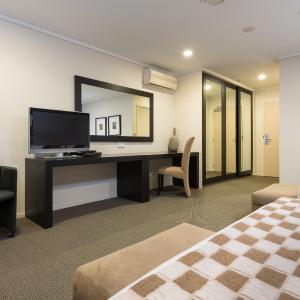 Deluxe Family Room