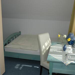 Country-Style Single Room