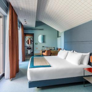 Deluxe Double Room with Terrace