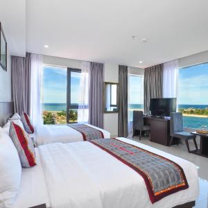 Deluxe Family Suite