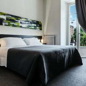Superior Double Room with Balcony