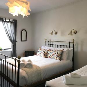Standard Double or Twin Room with Shared Bathroom