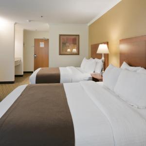 Queen Room with Two Queen Beds - Disability Access