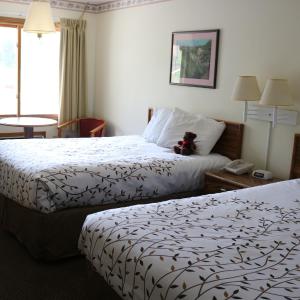 Queen Room with Two Queen Beds - Disability Access