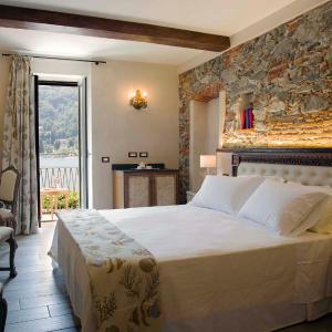 Double Room with Lake View