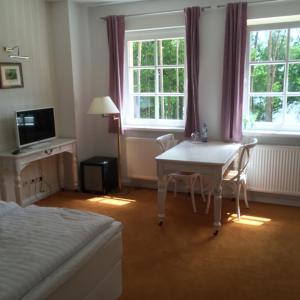 Double Room with Side Lake View