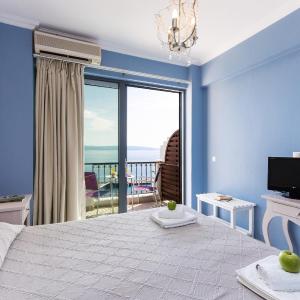 Double or Twin Room with Sea View