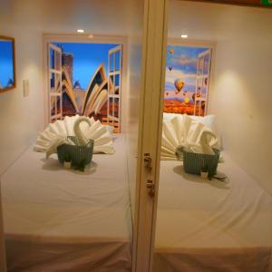Single Capsule Bunk Bed