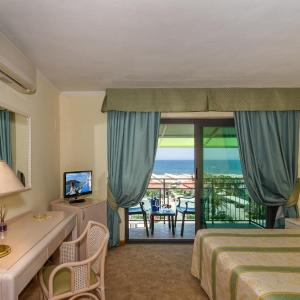 Double Room with Balcony and Sea View