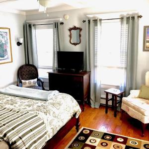 Queen Suite