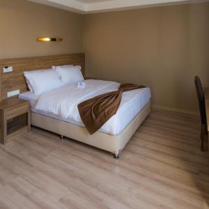 Large Single Room