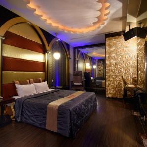 Deluxe Double Room with Bath (Check-in after 20:00)