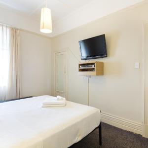 Queen Room with Private Bathroom