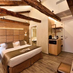Superior Double Room with City View
