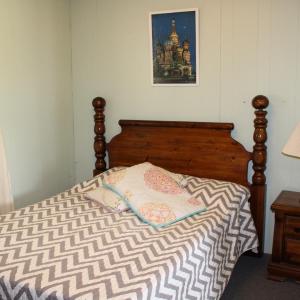 Two Bedroom Chalet with Private Driveway