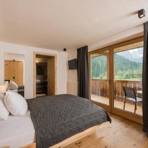 Single Room with Mountain View