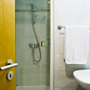 Twin Room with Private Bathroom
