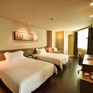 Business Twin Room A