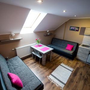 One-Bedroom Apartment (1)