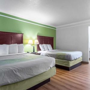 Queen Room with Two Queen Beds - Non-Smoking