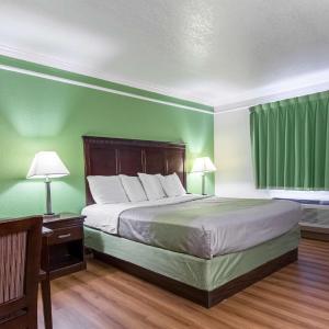 King Room - Non-Smoking
